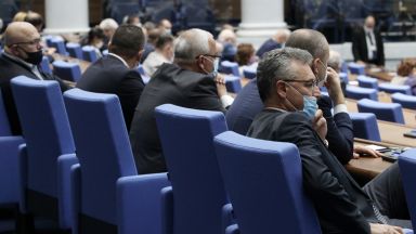 Очаквано управляващото мнозинство в парламента подкрепено от Воля отхвърли ветото