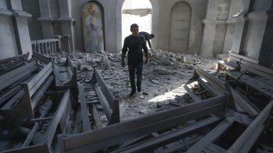 Баку отрече да стои зад бомбардировката над арменската катедрала в Нагорни Карабах