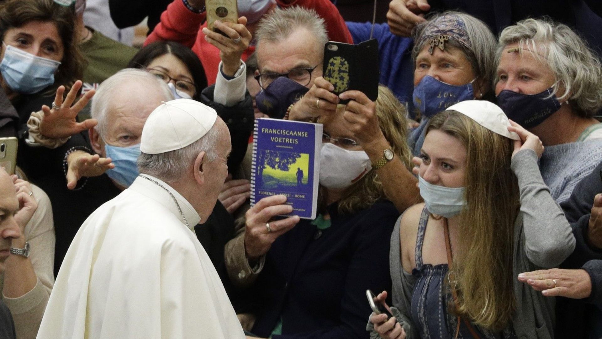 Папа Франциск осъди господството на парите над човека 