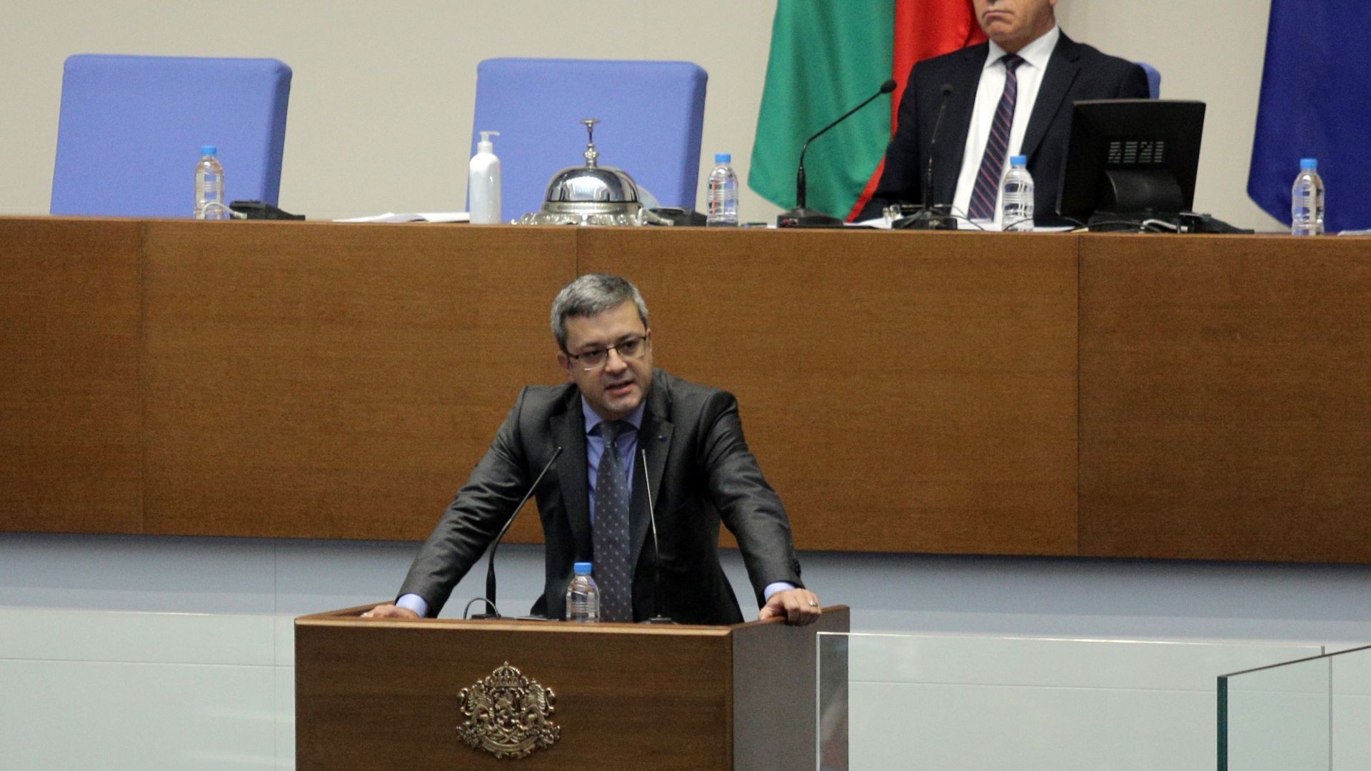 ГЕРБ и Патриоти нарекоха български евродепутати "национални предатели", БСП ликува
