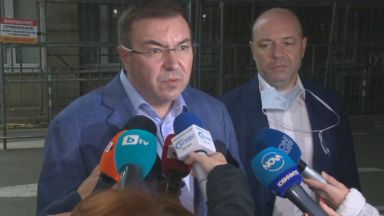 Двете най сериозно пострадали в тежката катастрофа между микробус и ТИР