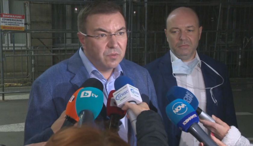 Здравният министър проф. Ангелов призова да бъдем отговорни и да спазваме мерките