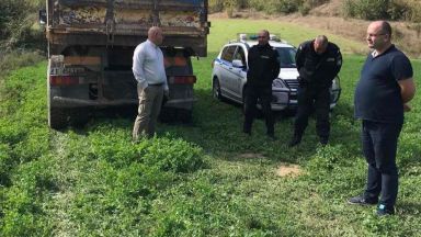 Разкрит е голям незаконен добив на инертни материали от коритото