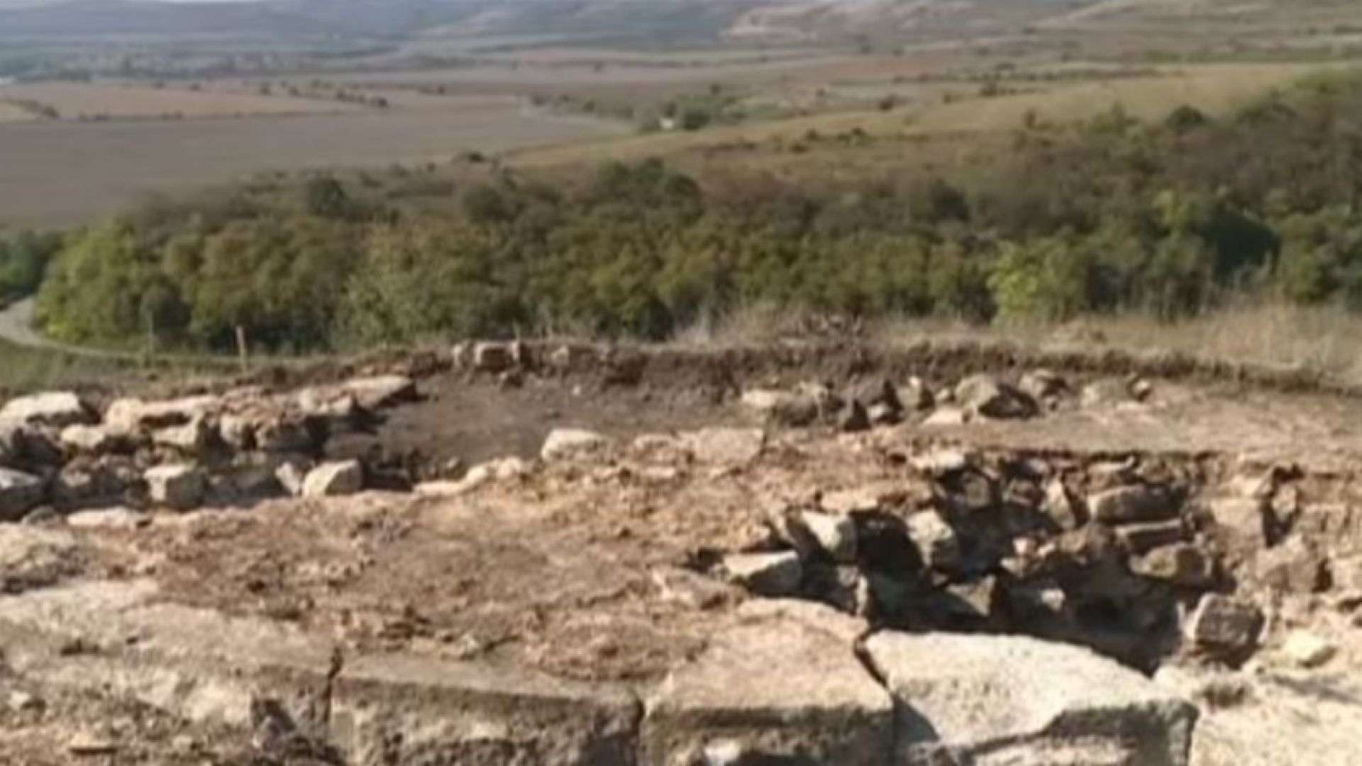 Археолози разкриха уникална римска крепост край село Широково