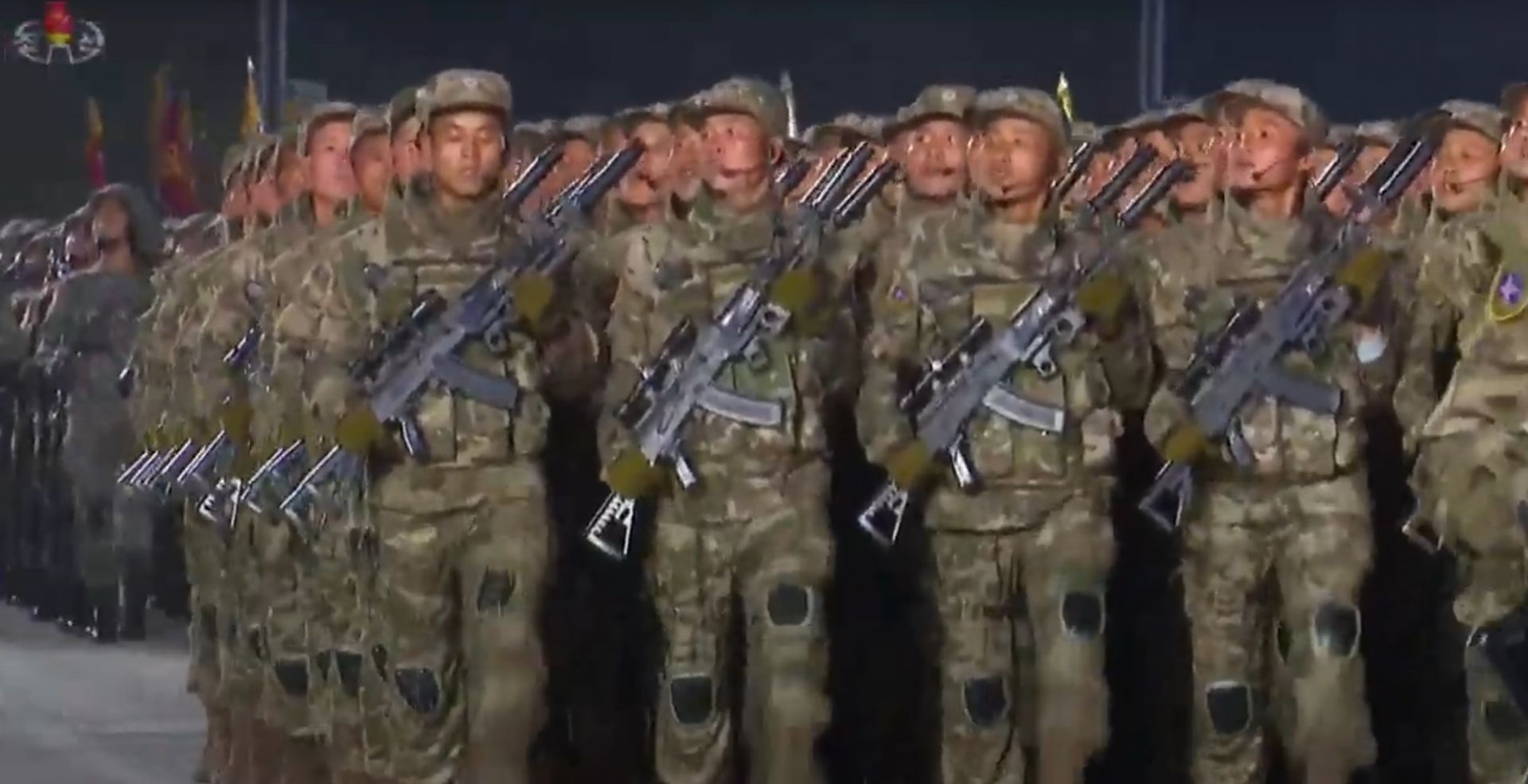 Новите униформи на пехотинците на КНДР
