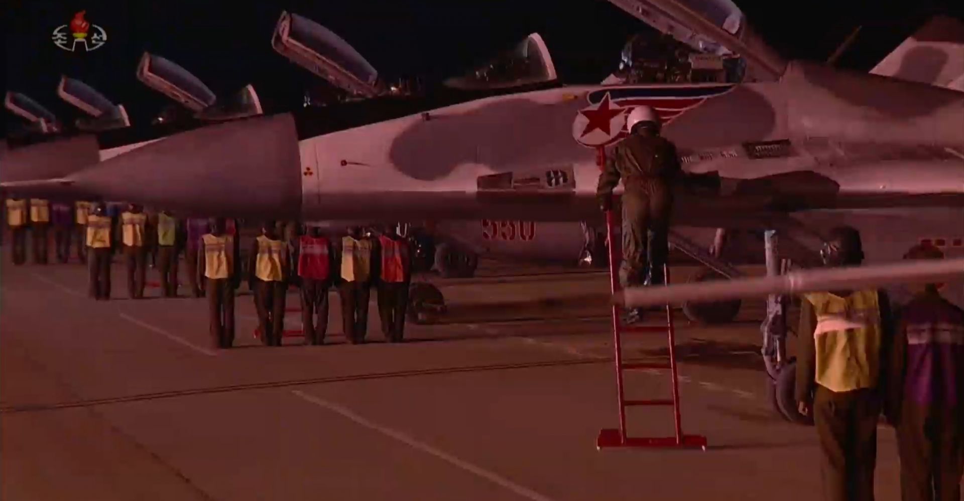 Северна Кория показа 7 брая МиГ-29 в добро състояние