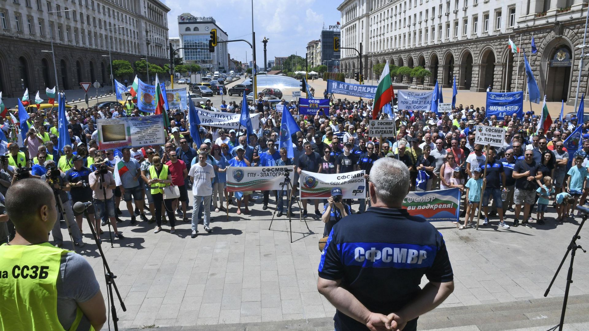 И полицаите пред протест: Искат увеличение на заплатите