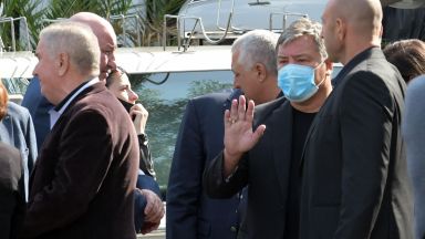 Стотици близки приятели и колеги изпратиха в последния му път