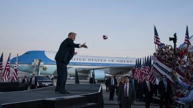 Американският президент Доналд Тръмп възобнови своята предизборна кампания като участва