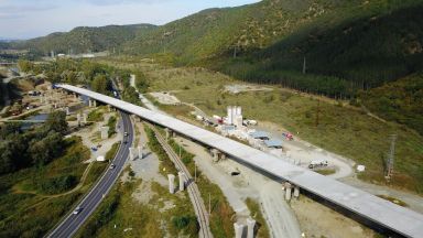 Почти готов е мостът преди тунел "Железница“ в посока София (снимки и видео)