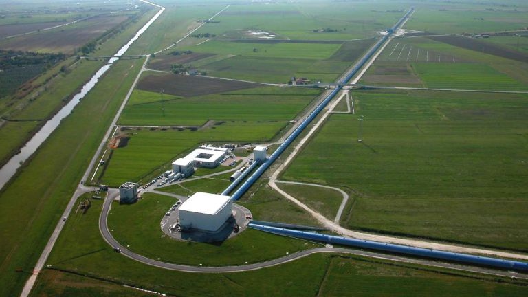 Гравитационна обсерватория LIGO подновява работа в края на 2021 г.