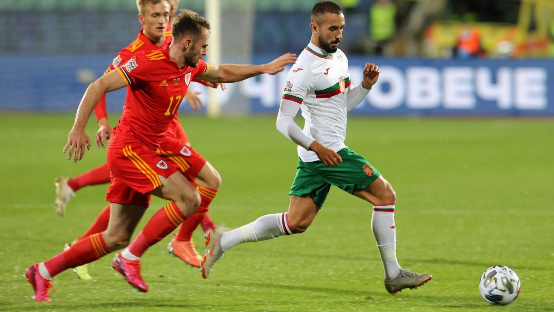 България лети стремглаво надолу в ранглистата на ФИФА