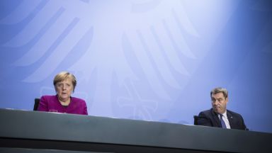 Легендарната берлинска бирария Щендиге фертретунг ЩеФ включи канцлера Ангела Меркел