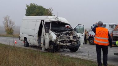 25 годишен мъж загина на място а 24 годишната му спътничка се