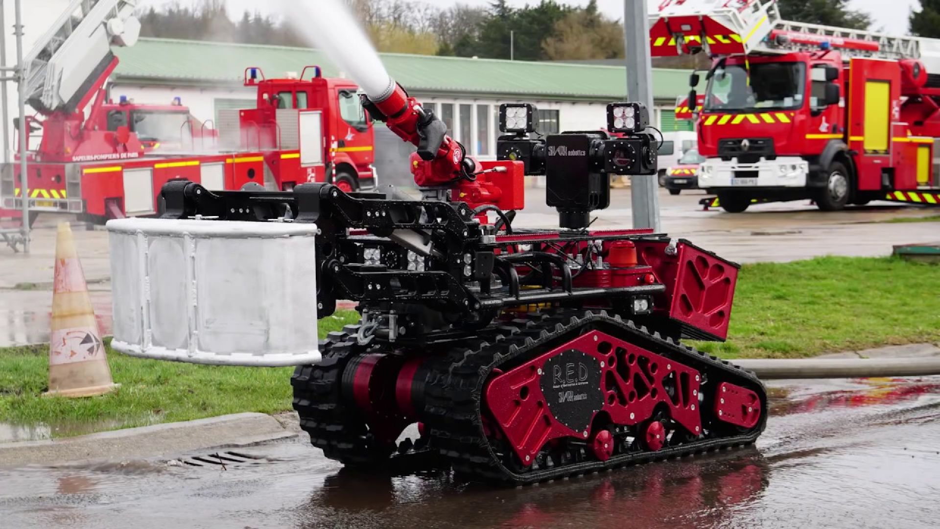 В САЩ започна работа първият робот пожарникар