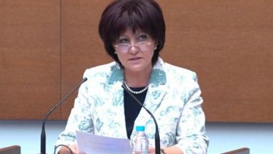 Нека президентът излезе и да каже защо иска да промени