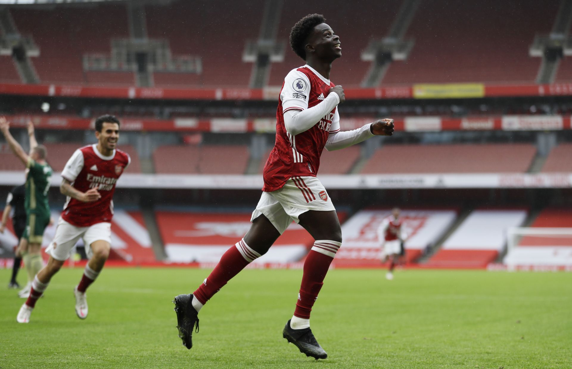 Букайо Сака (Арсенал): Отново в Лондон, но с екипа на Арсенал, впечатления прави 19-годишният Сака. Той играе като ляв краен бранител и халф-бек, а с бързината и техниката си дава сериозна заявка за бъдещето.