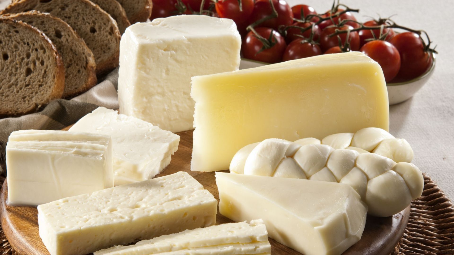С над 5 лв. разлика се предлагат кашкавалът и сиренето по борсите и тържищата в страната