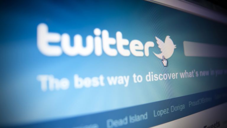 Потребители от цял свят се оплакват от срив в "Туитър"