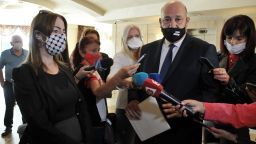 Кметът на Поморие посрещна лично Клеър Дейли, за да поиска извинение