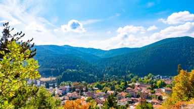 Възрастен мъж изгубил се в горите над Велинград е бил