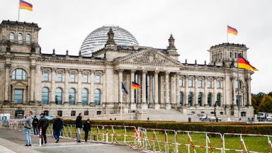 Берлинският административен съд анулира днес ограниченията наложени на баровете и