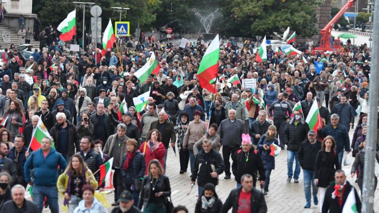 Днес е стотният ден от антиправителствените протести, който е обявен