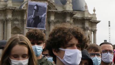 Хиляди хора се събраха днес на Площада на Републиката в