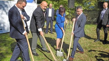 Председателят на Народното събрание Цвета Караянчева отвърна на поредните критики