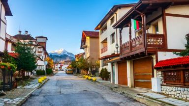 Отлив на резервации в Банско след призива на здравния министър