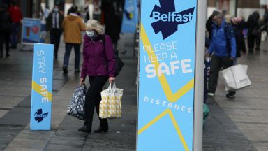От полунощ Ирландия въвежда строги ограничения за 6 седмици за