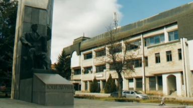 От утре влиза забрана за излизане на непълнолетни хора по