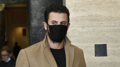 Подсъдимият Йоан Матев запази мълчание пред медиите по време на