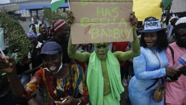 Няколко души бяха убити след като войници откриха огън по