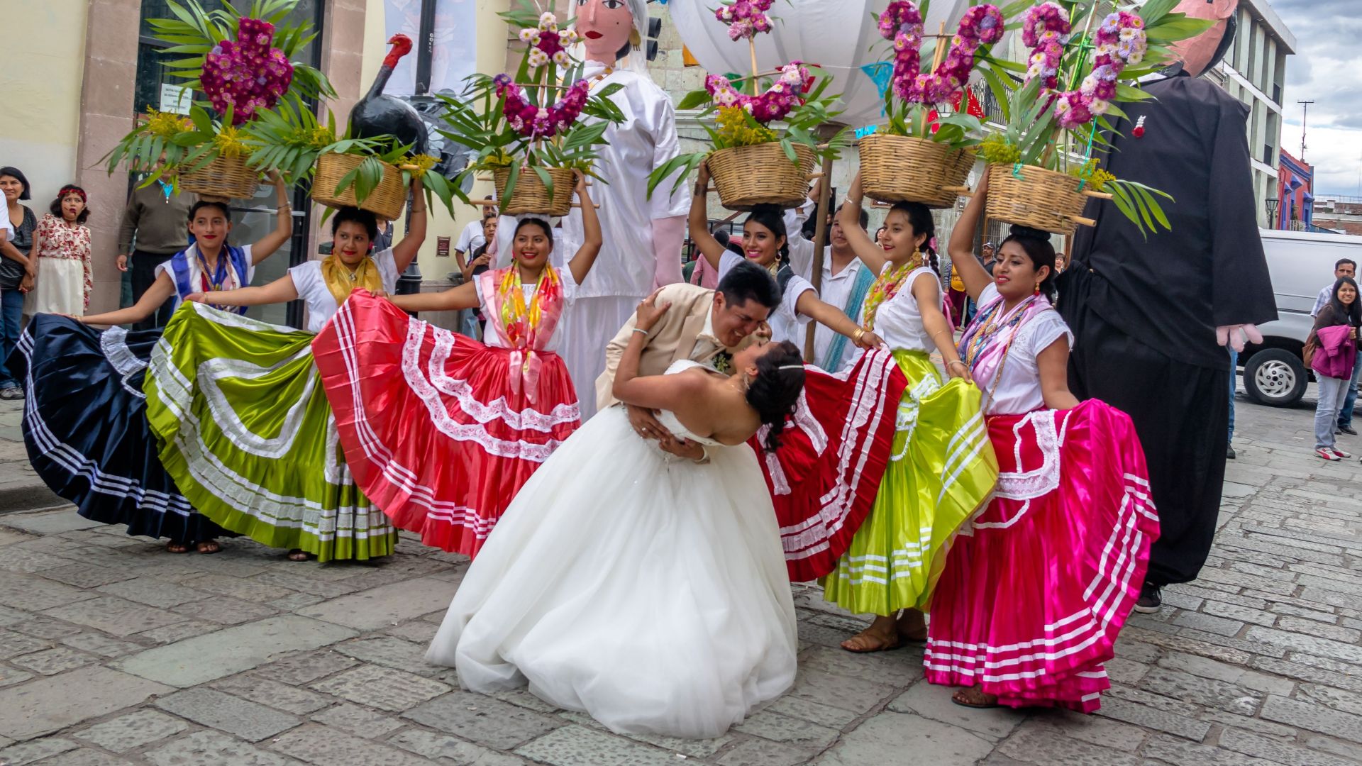 Над 100 души от хайлайфа на Мексико се заразиха с коронавирус на сватба без маски