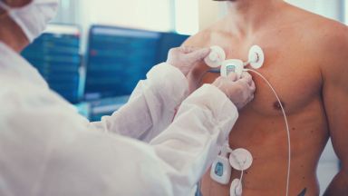 1595 нови случая на заразени с COVID 19 през последното денонощие