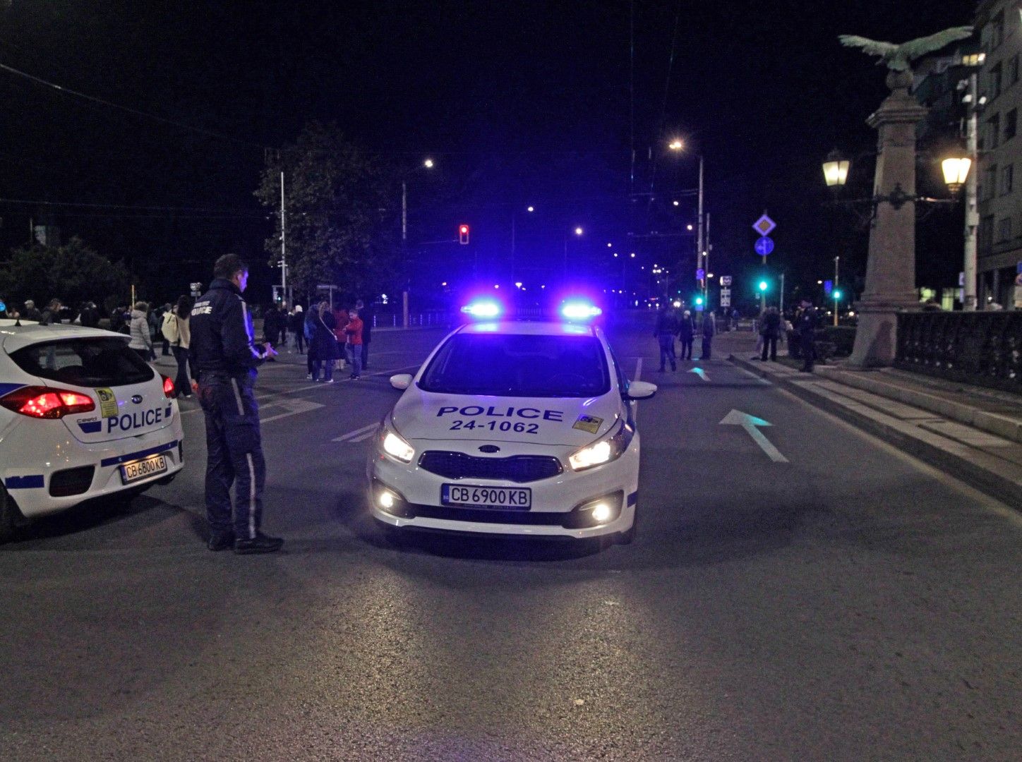 Граждани затвориха "Орлов мост" в знак на протест срещу идеята да се носят маски на открито зарaди COVID -19