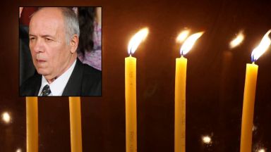 Известният писател и сценарист Александър Томов е починал вчера сутринта