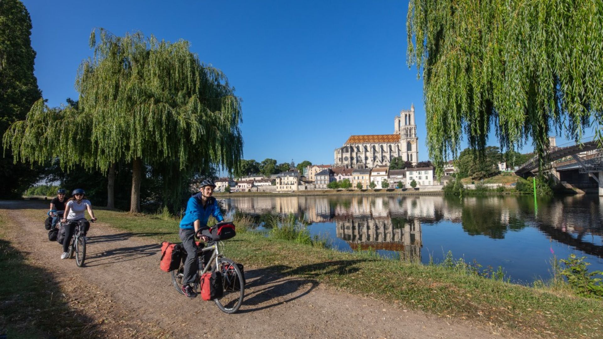 От Париж до морето с колело: 420 км веломаршрут от мечтите