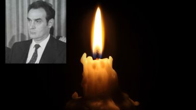 Бившият секретар на ЦК на БКП проф Стоян Михайлов е