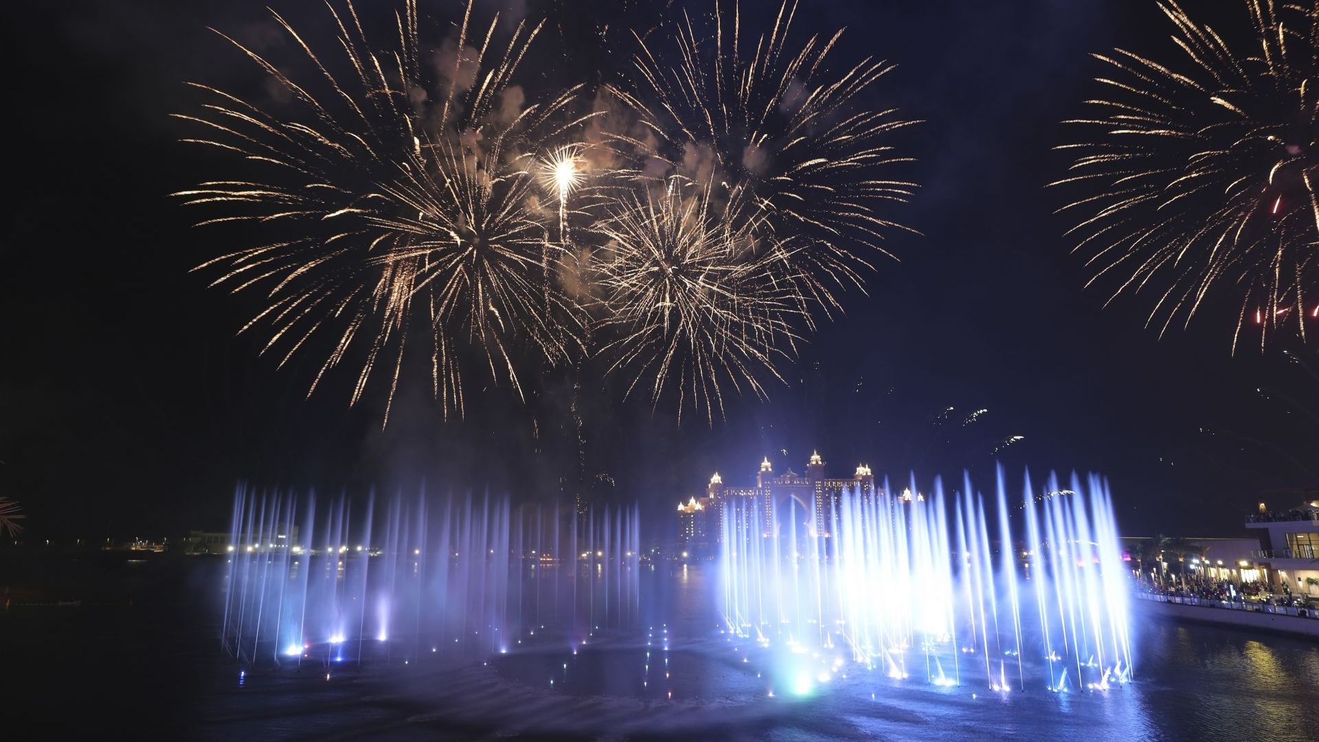 В Дубай представиха най-големия фонтан в света