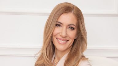След операцията на носа - мрежата сравни Ангелкова с Гала