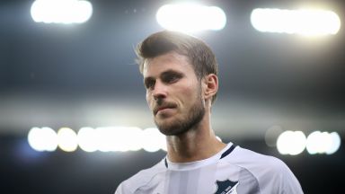 Играч в Лига Европа напусна стадиона, за нещо далеч по-важно от футбола