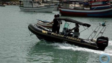 Силно разложени трупове на седем души са били открити в