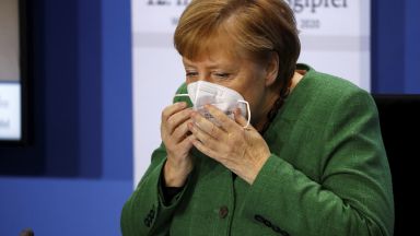 Германският канцлер Ангела Меркел призова отново сънародниците си да ограничат