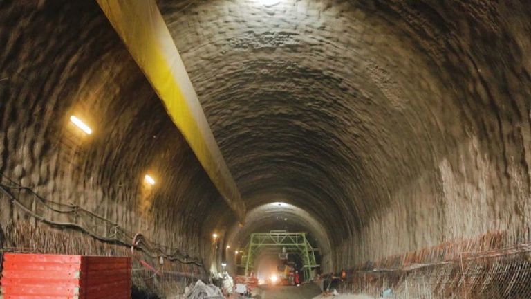 Китай започва строежа на 1400-километров мега тунел
