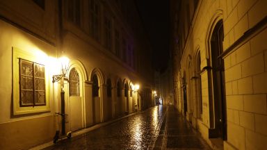 Чешките власти затегнаха мерките за борба с Covid 19 като забраниха