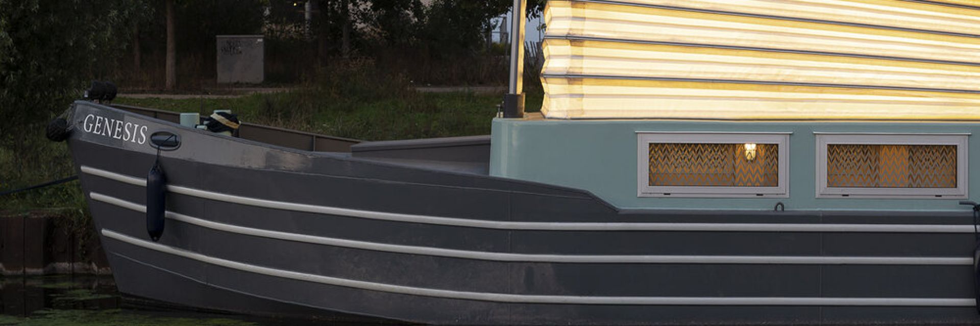 Най-новата лондонска църква плава край бреговете на Темза (ВИДЕО)