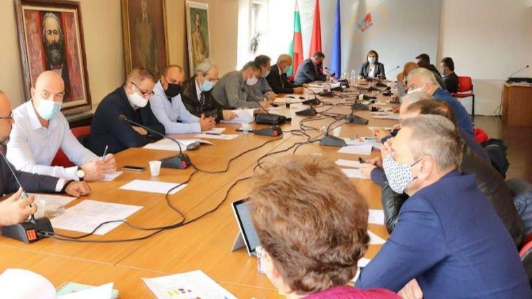 В бюджет 2021 на правителството не се предлагат решения на