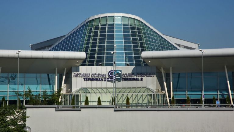 Самолет на Еър Франс е приземен извънредно на Летище София